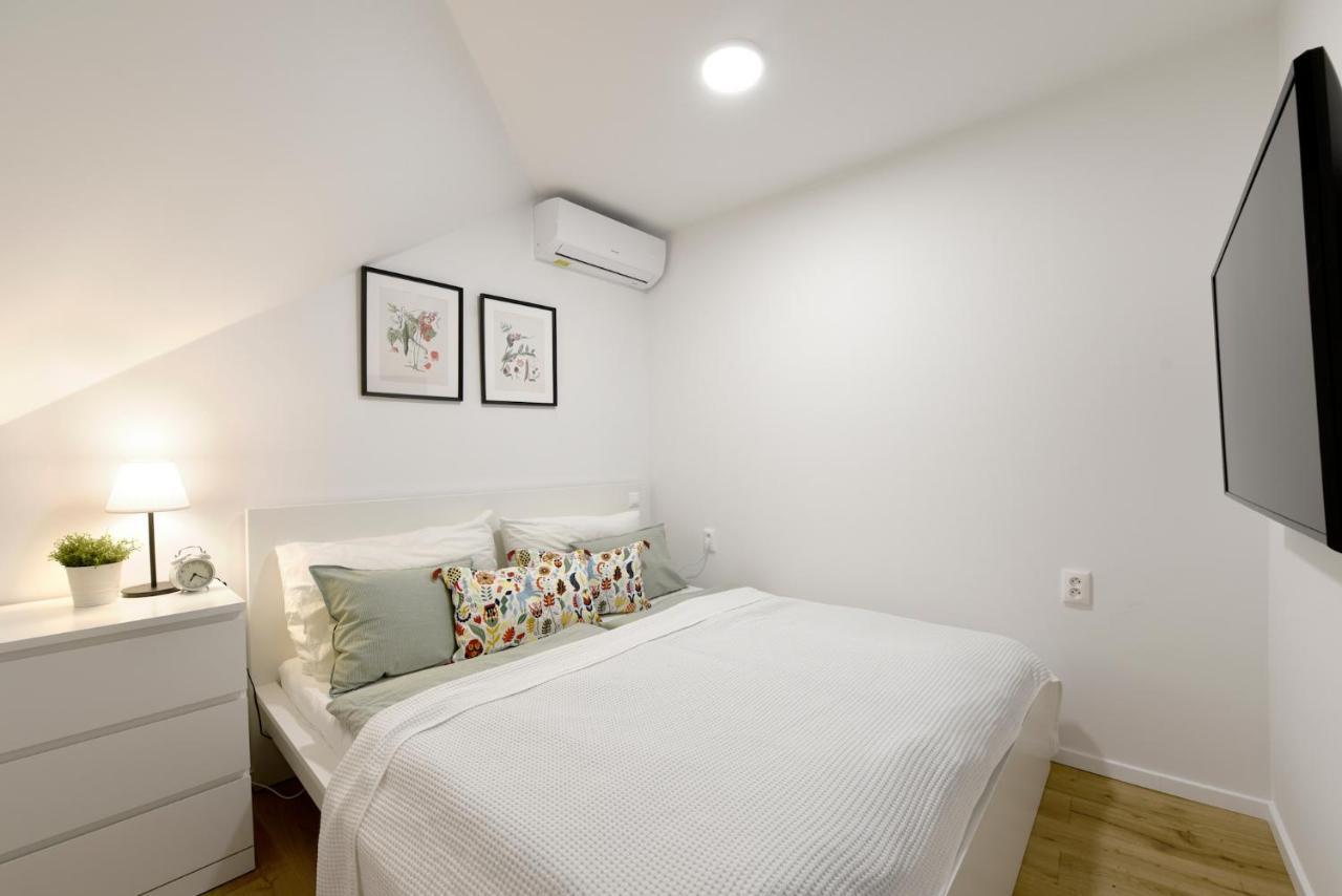 Apartman S Atriom V Historickom Centre Trenčín Екстериор снимка
