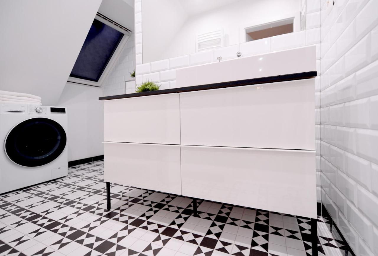 Apartman S Atriom V Historickom Centre Trenčín Екстериор снимка